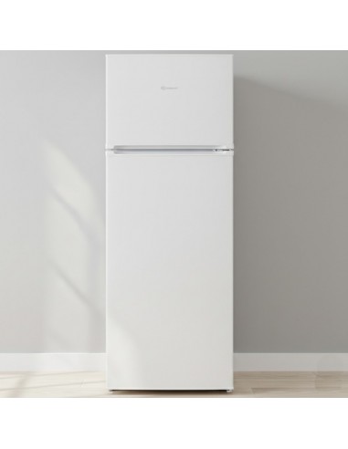 Réfrigérateur familial INDESIT avec congélateur haut et éclairage LED Réfrigérateur familial INDESIT avec congélateur haut et éclairage LED
