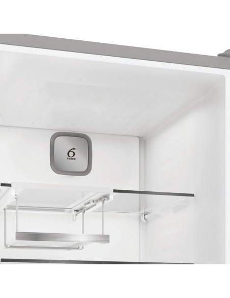 réfrigérateur Whirlpool inox 250L cuisine moderne élégante