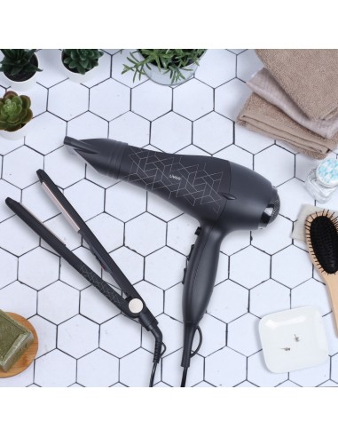 Sèche cheveux et lisseur combo pour styling complet Sèche cheveux et lisseur combo pour styling complet