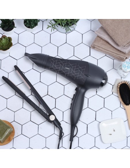Sèche cheveux et lisseur combo pour styling complet Sèche cheveux et lisseur combo pour styling complet