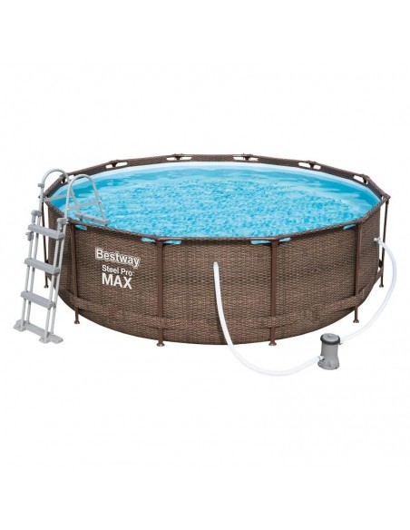 Piscine Bestway Power Steel Rattan vue extérieure jardin Piscine Bestway Power Steel Rattan vue extérieure jardin