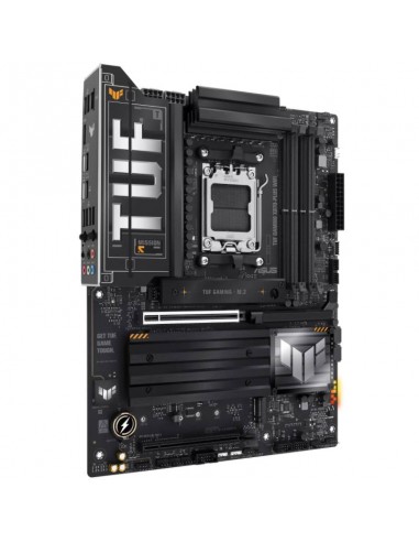 ASUS TUF GAMING X870 PLUS WIFI vue connecteurs PCIe M.2 ASUS TUF GAMING X870 PLUS WIFI vue connecteurs PCIe M.2
