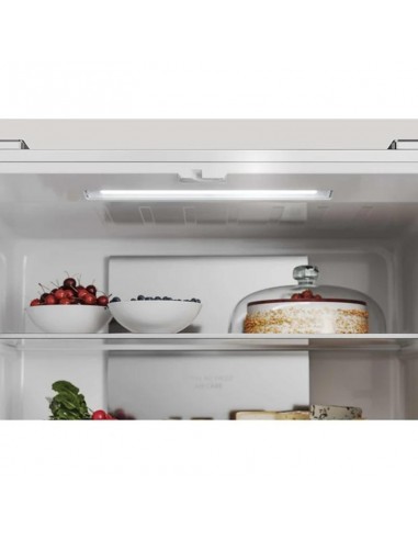 Réfrigérateur NoFrost Hoover HHCR3818EWPL technologie anti-givre performante