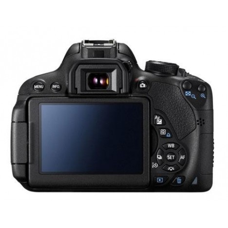 Reflex Canon EOS 700D + Objectif 18-55mm IS STM Reflex Canon EOS 700D + Objectif 18-55mm IS STM