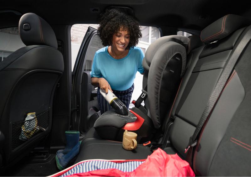 aspirateur à main léger blanc avec filtre HEPA