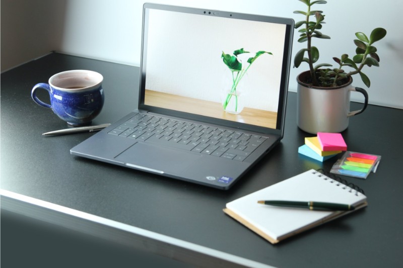 DELL Pro 13 Premium PA13250 Ultra 7 268V design compact avant