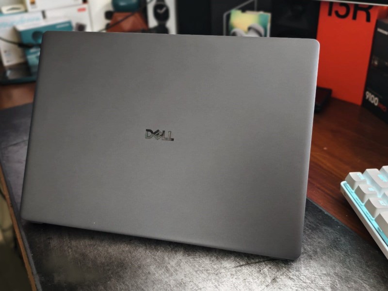 Laptop DELL Pro 13 Premium aluminium léger et élégant