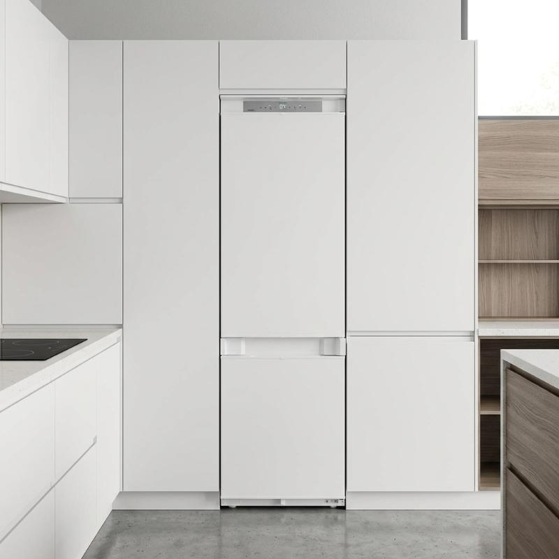 Réfrigérateur Encastrable Combiné HOOVER NoFrost 251L cuisine intégrée
